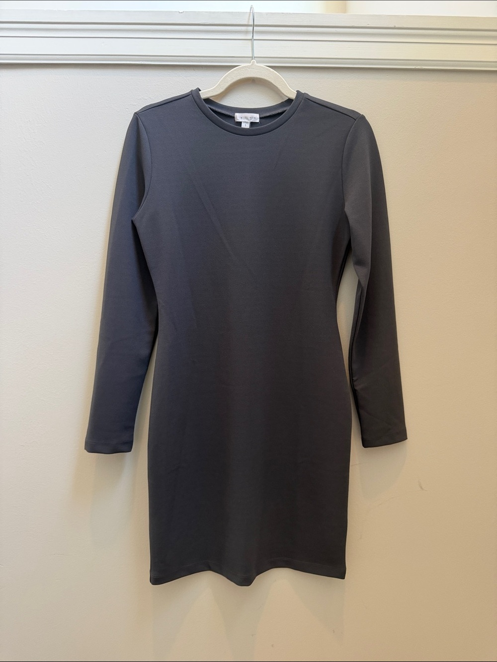 Like New Leith Stretchy Long-Sleeve Crewneck Dress in Charcoal Sz Small